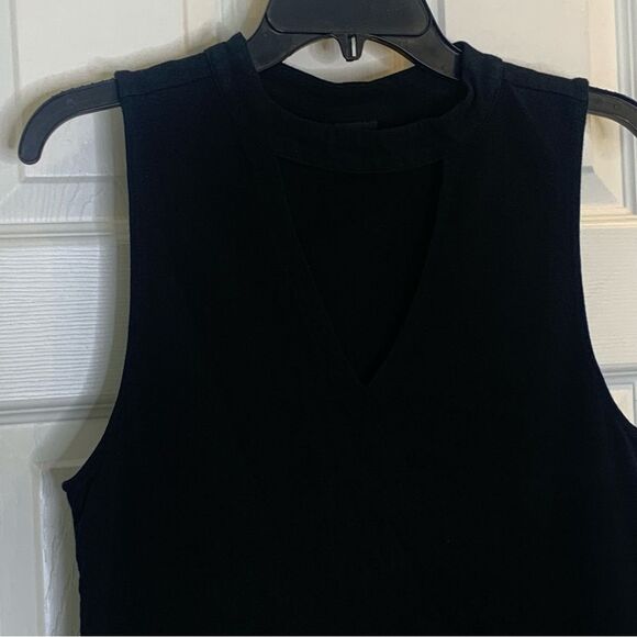 Torrid Black Sleeveless Top Keyhole Neck Opening Size 1X - Picture 4 of 10